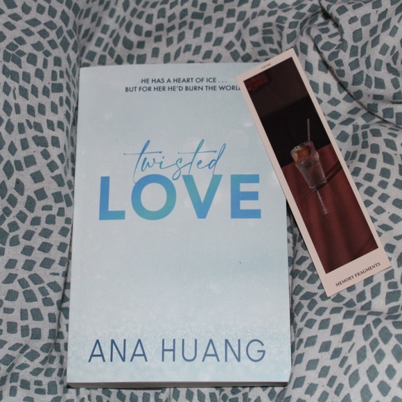 twisted love+twisted games by ana huang brand new never read before - Picture 4 of 4